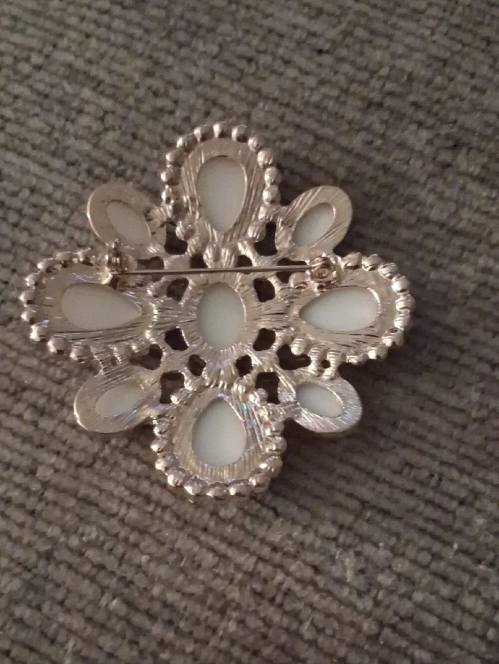 Pearl & Crystal Floral Statement Brooch - White Pearls